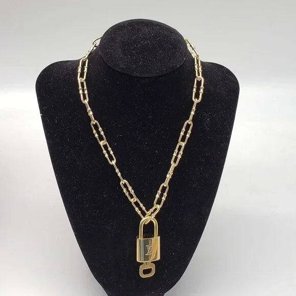100% Auth Louis Vuitton Lock & Key with Unbranded Gold Plated Chain Necklace - Picture 1 of 11